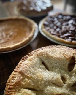 Pie orders are still open until this Thursday!
🥧 https://www.fate-cakes.com/holiday-menu/
.
Pickup - 11.18/11.19/11.23
🥧 
.
#thanksgiving #pie #pumpkin #pecan #apple #bakery #614 #womanownedbusiness