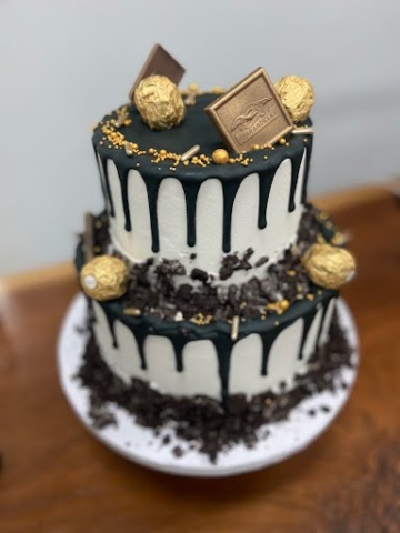 Chocolate tiered cakes in Columbus, Ohio