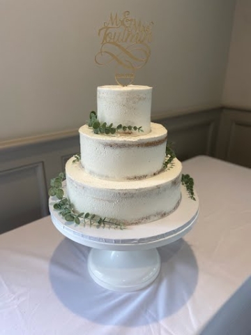 Rustic wedding cake delivery in Columbus, Ohio