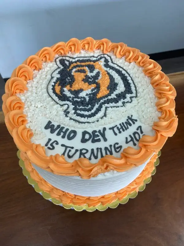 Graduation Cakes - Image 19