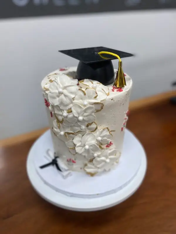 Graduation Cakes - Image 18