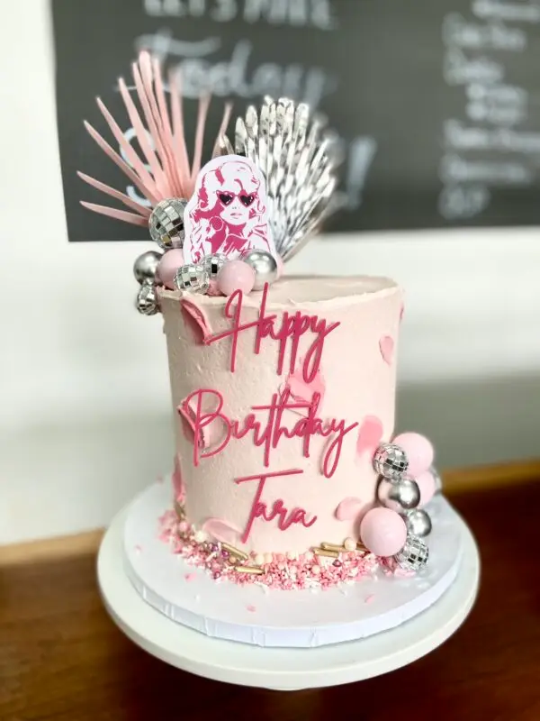 Themed Cakes - Image 22