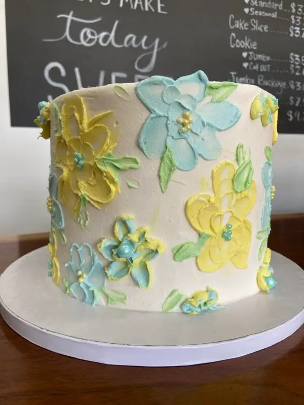 Anniversary Cakes - Image 3