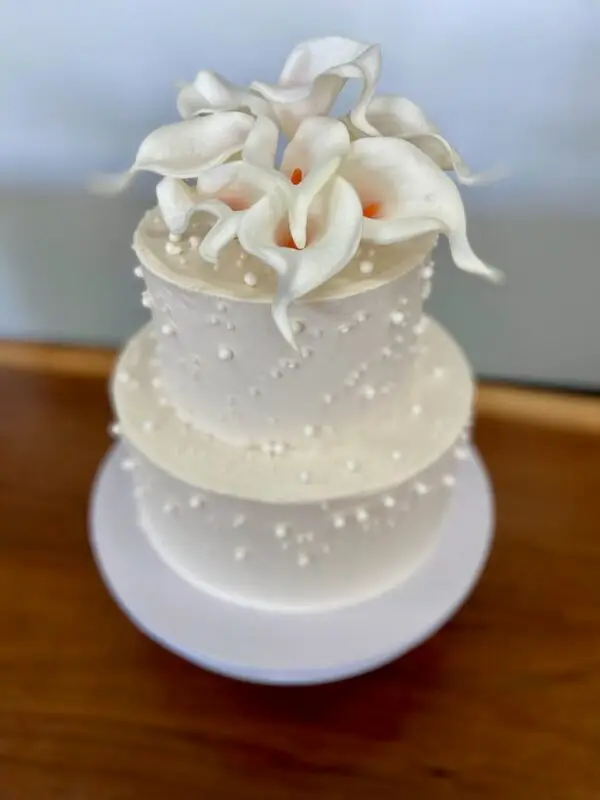 6"/9" with pearl sprinkles and artificial flowers
