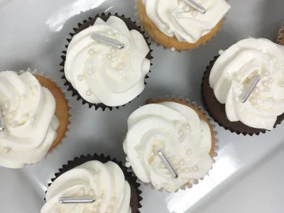 Sophisticated & White Cupcakes